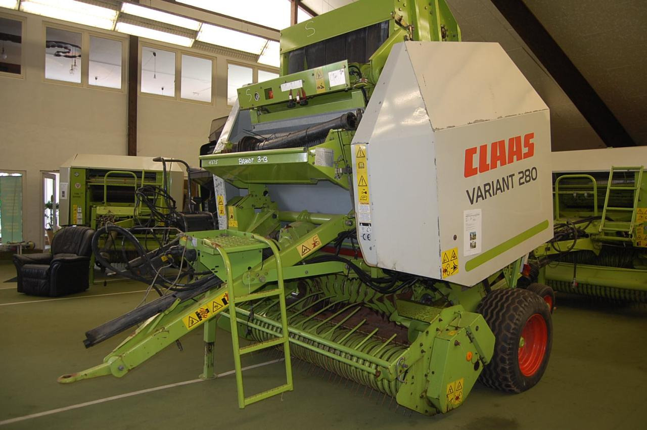 CLAAS Variant 280 - 圆形打包机:图1 CLAAS Variant 280 - 圆形打包机:图1