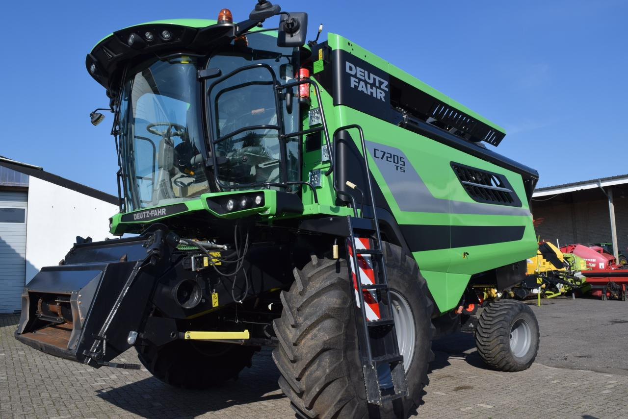 Deutz-Fahr C 7205 TS - 联合收割机:图1 Deutz-Fahr C 7205 TS - 联合收割机:图1