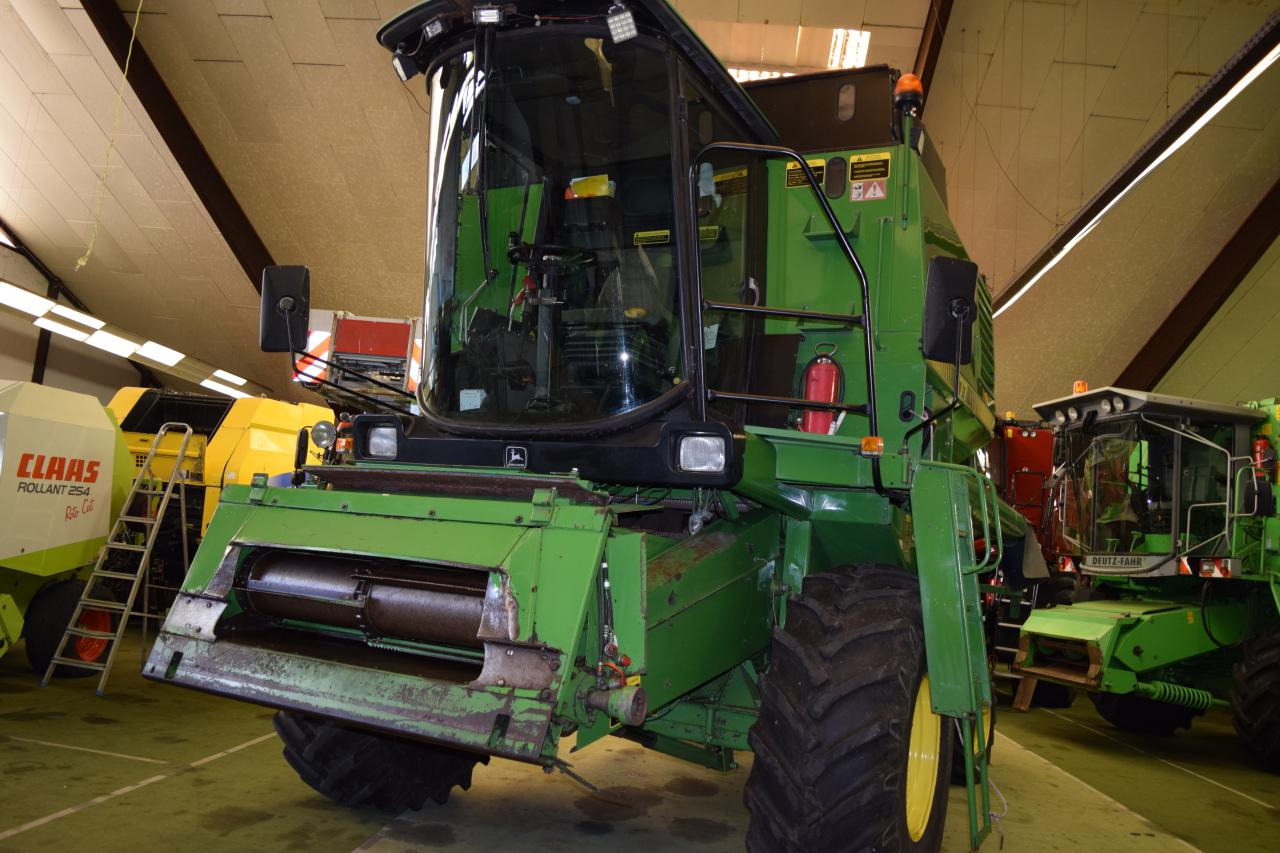 John Deere 1177 - 联合收割机:图4 John Deere 1177 - 联合收割机:图4