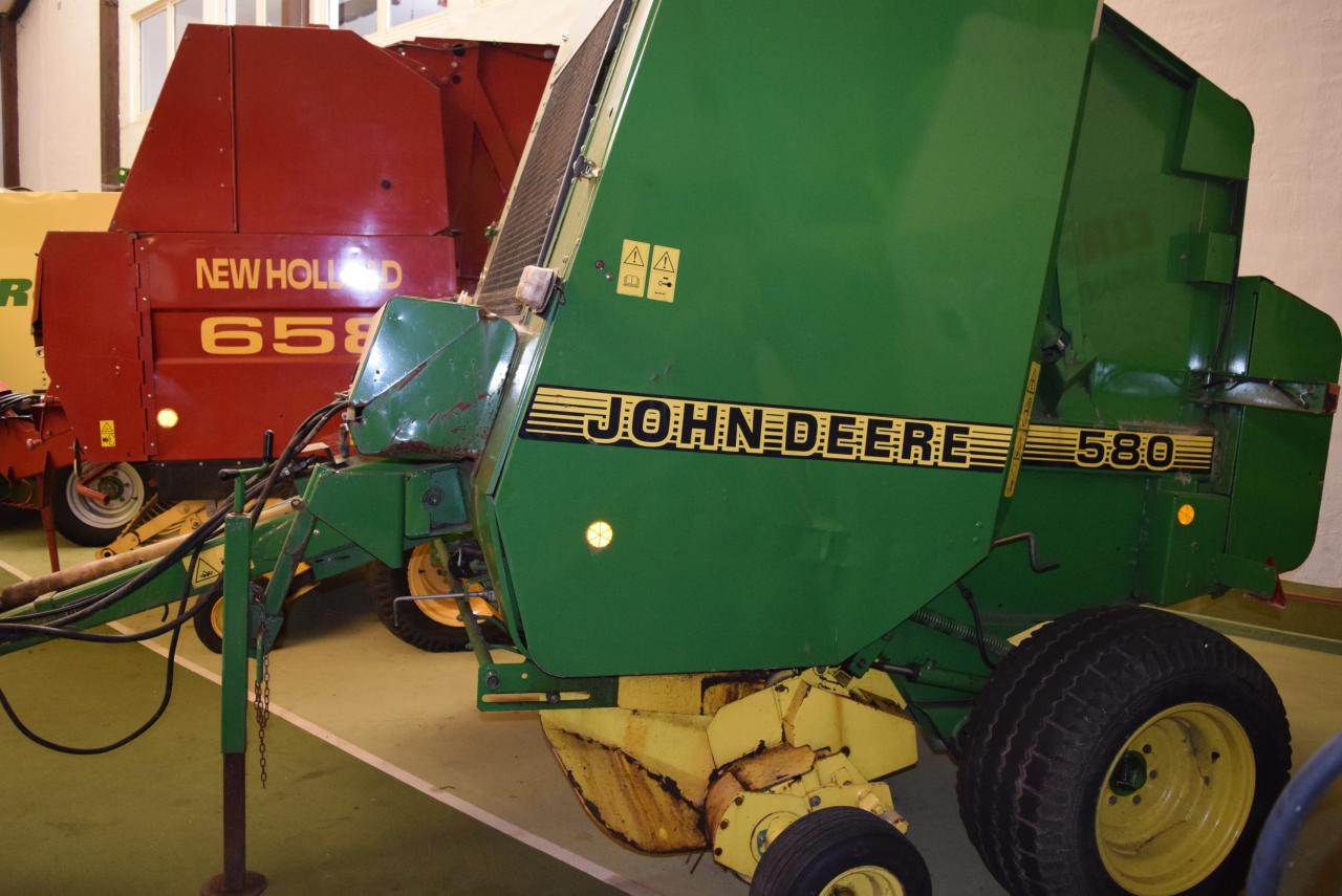 John Deere 580 - 圆形打包机:图2 John Deere 580 - 圆形打包机:图2