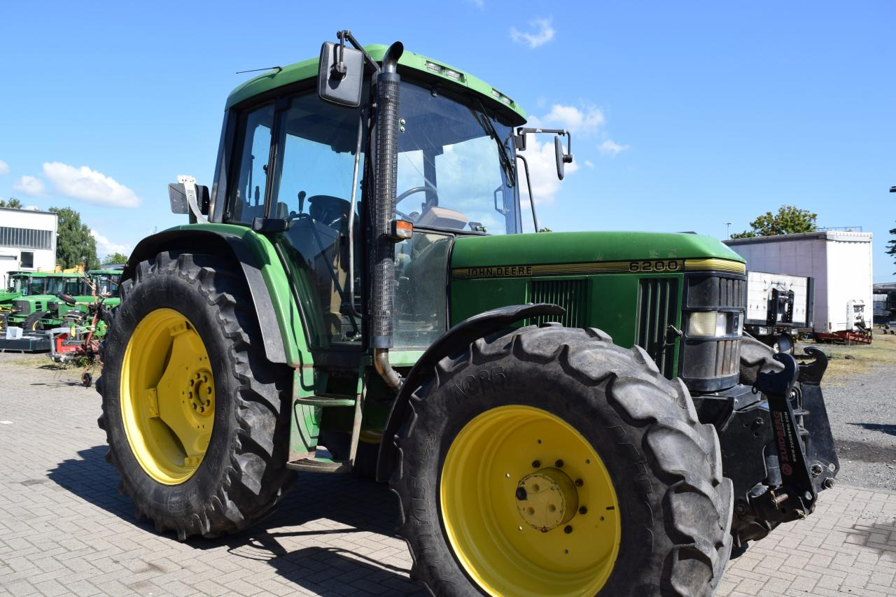 John Deere 6200 - 拖拉机:图1 John Deere 6200 - 拖拉机:图1