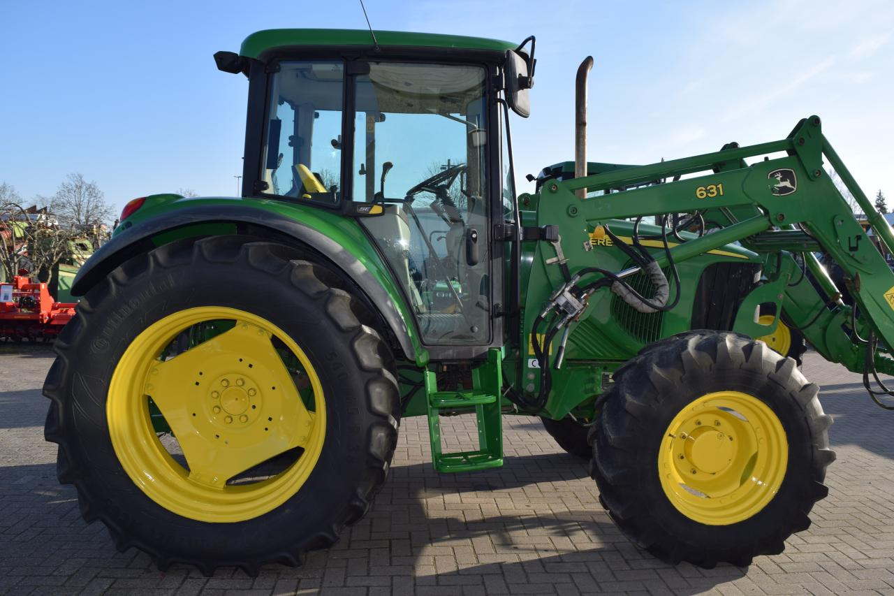 John Deere 6220 - 拖拉机:图2 John Deere 6220 - 拖拉机:图2