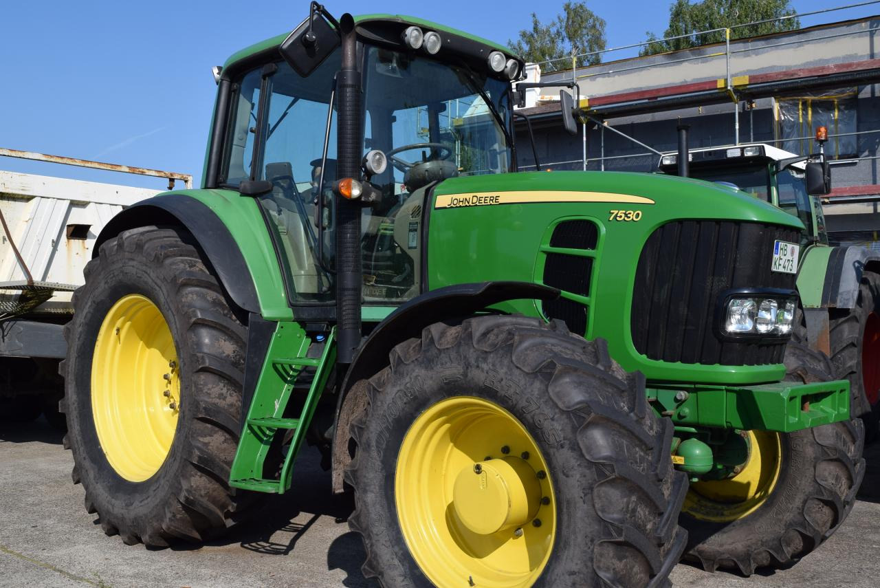 John Deere 7530 Premium - 拖拉机:图2 John Deere 7530 Premium - 拖拉机:图2