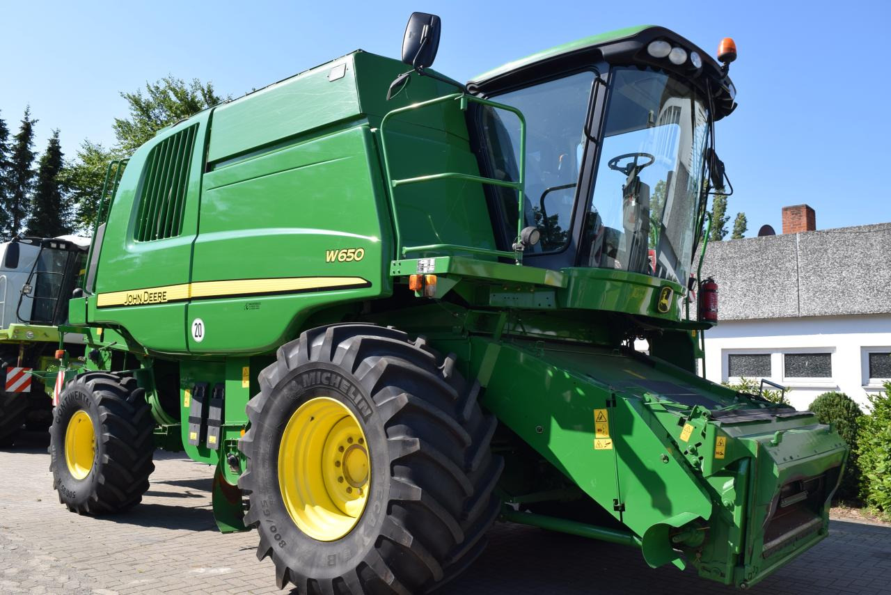 John Deere W 650 - 联合收割机:图1 John Deere W 650 - 联合收割机:图1
