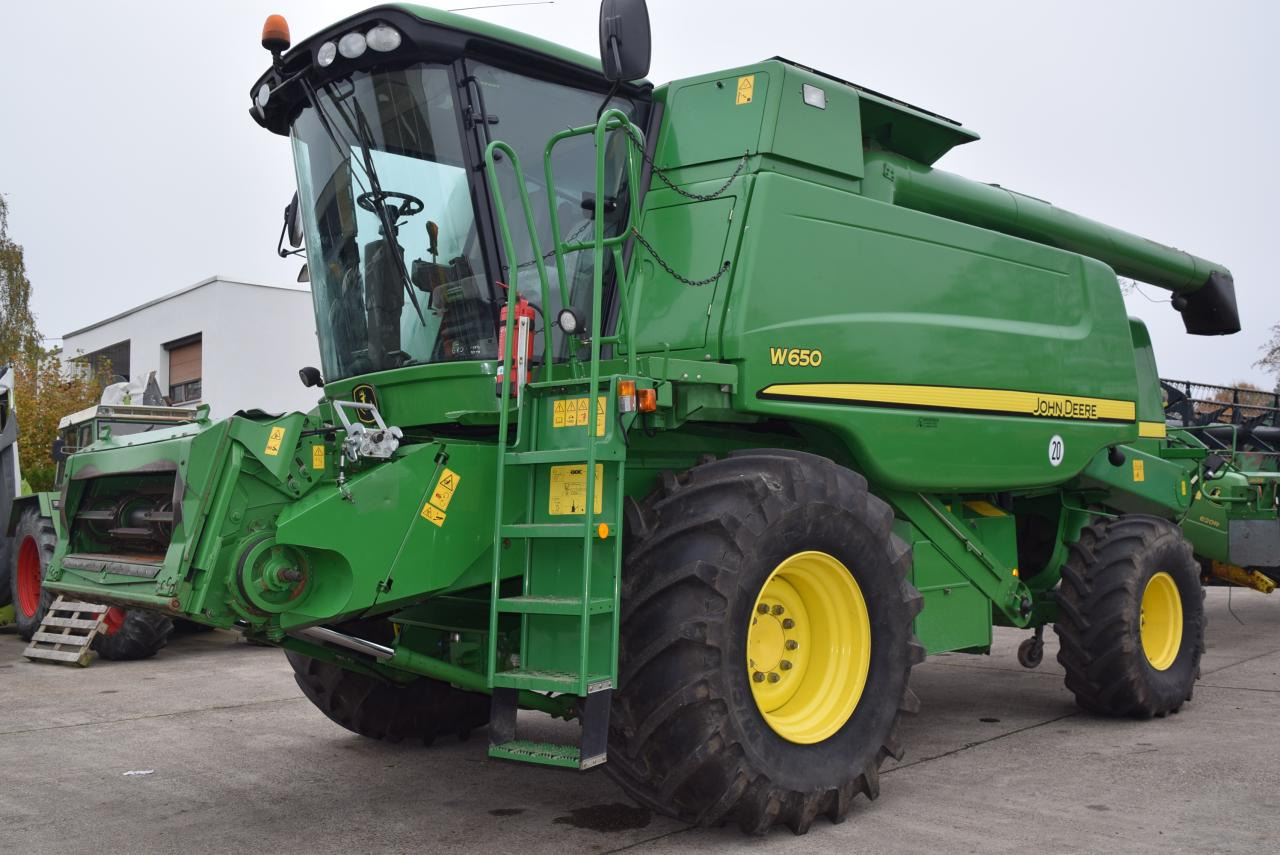 John Deere W 650 - 联合收割机:图1 John Deere W 650 - 联合收割机:图1