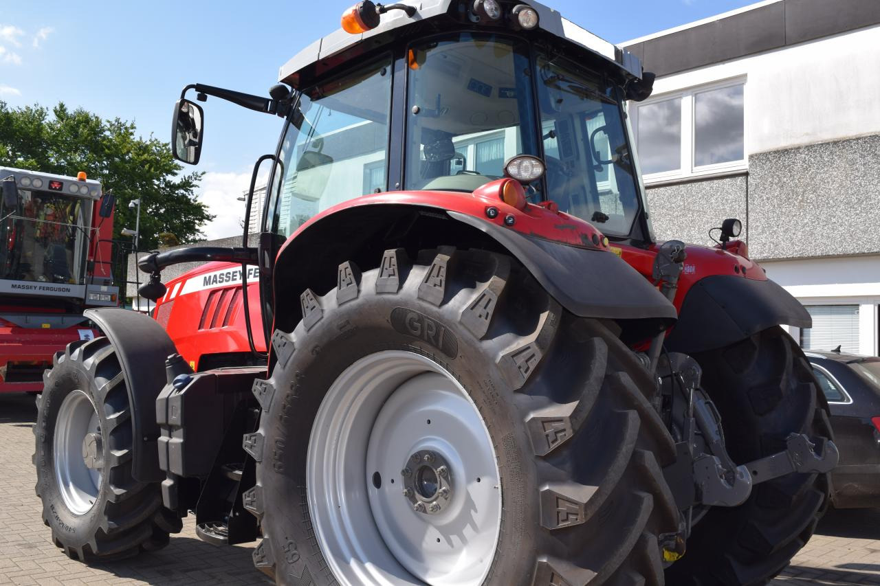 Massey Ferguson MF 7715 Dyna-6 - 拖拉机:图4 Massey Ferguson MF 7715 Dyna-6 - 拖拉机:图4
