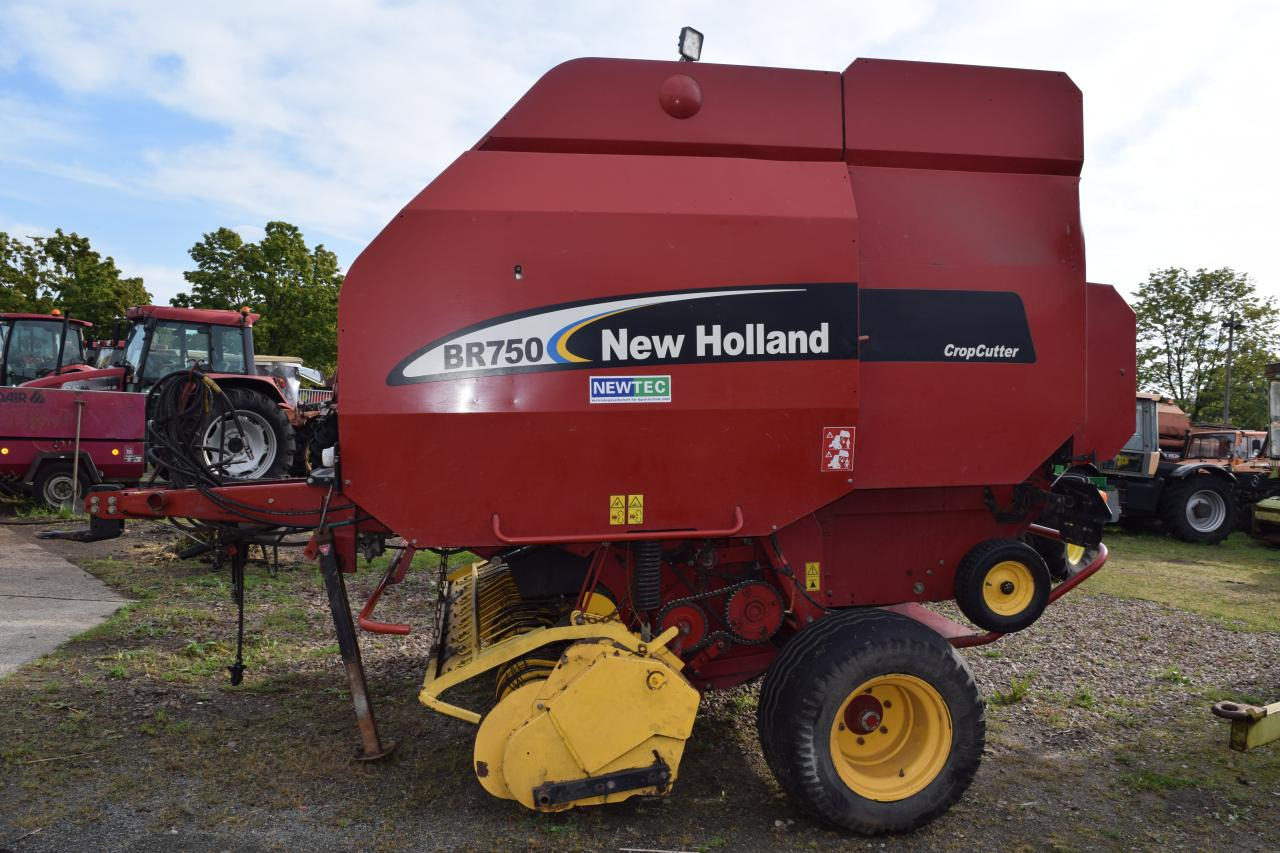 New Holland BR 750 CropCutter - 圆形打包机:图4 New Holland BR 750 CropCutter - 圆形打包机:图4