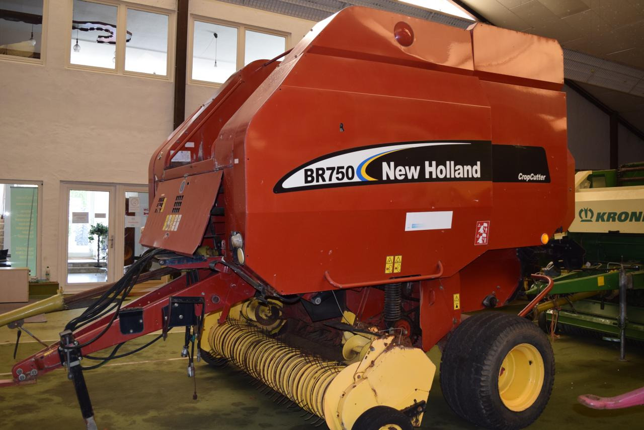 New Holland BR 750 CropCutter - 圆形打包机:图1 New Holland BR 750 CropCutter - 圆形打包机:图1