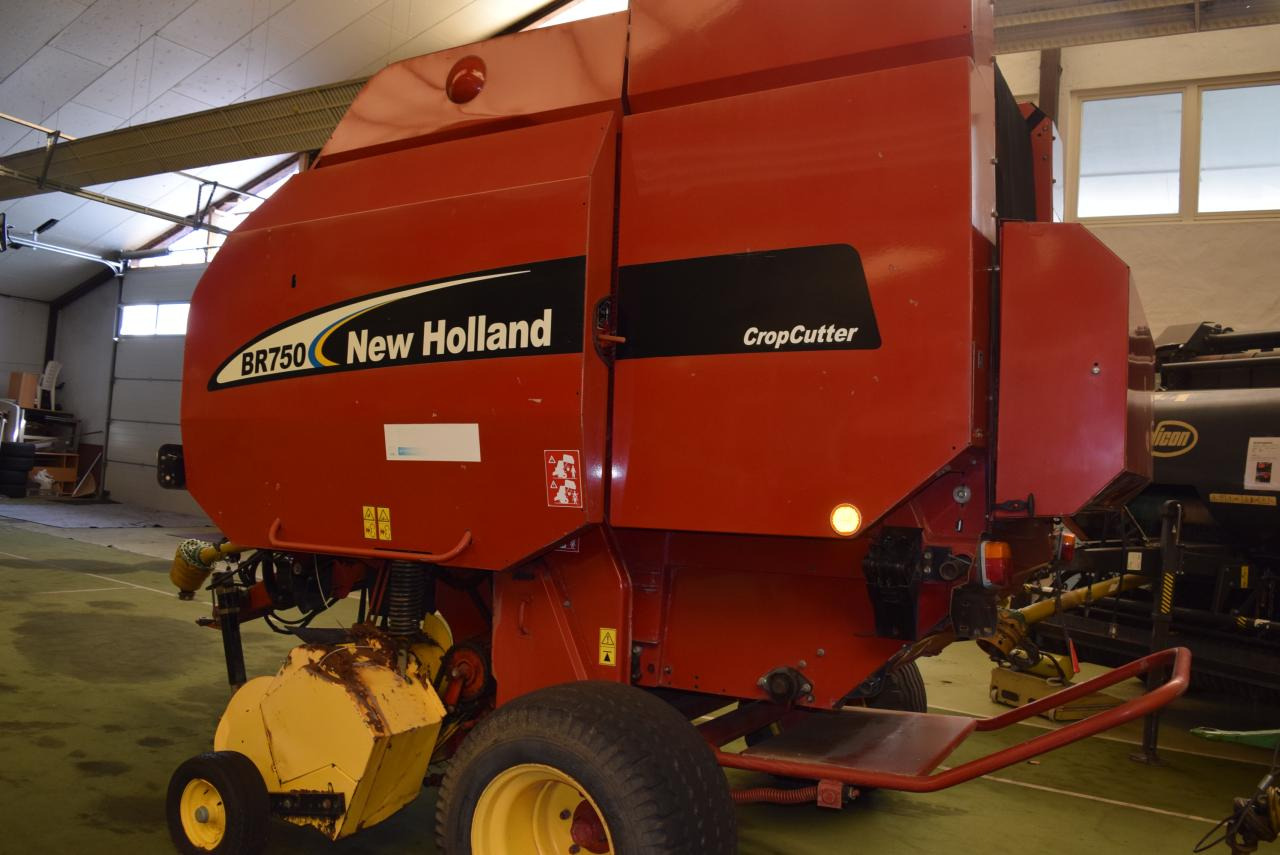 New Holland BR 750 CropCutter - 圆形打包机:图4 New Holland BR 750 CropCutter - 圆形打包机:图4