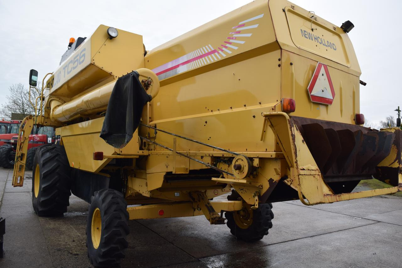 New Holland TC 56 - 联合收割机:图3 New Holland TC 56 - 联合收割机:图3