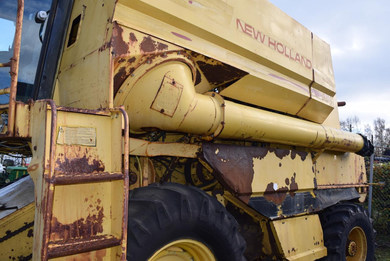 New Holland TF 44 - 联合收割机:图3 New Holland TF 44 - 联合收割机:图3