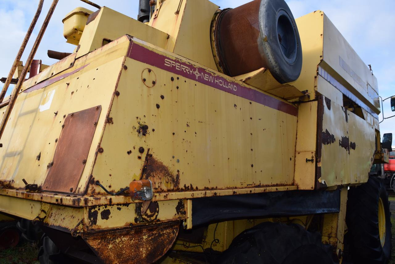 New Holland TF 44 - 联合收割机:图4 New Holland TF 44 - 联合收割机:图4