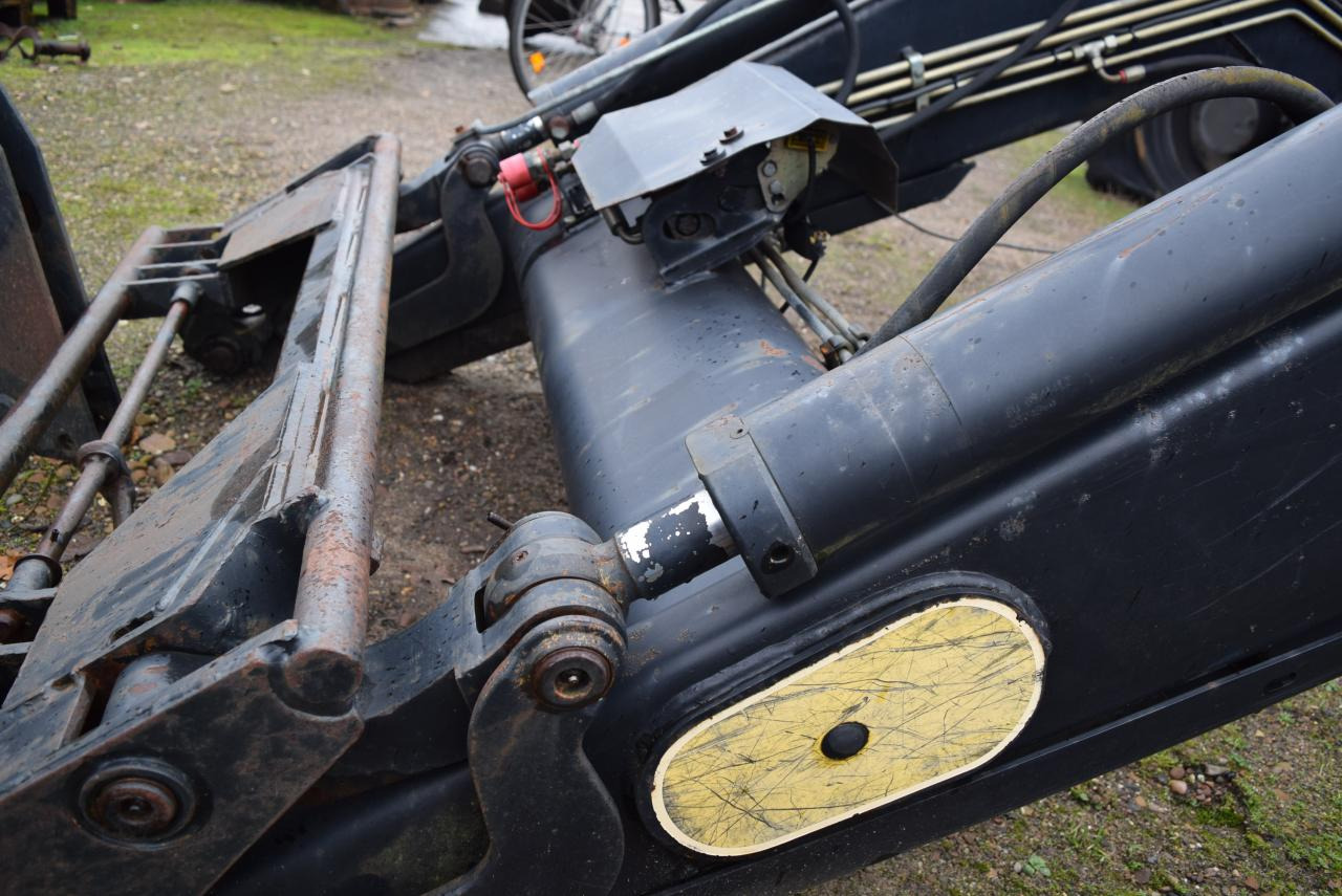 Stoll Robust F71 - 牵引车前端装载机:图4 Stoll Robust F71 - 牵引车前端装载机:图4