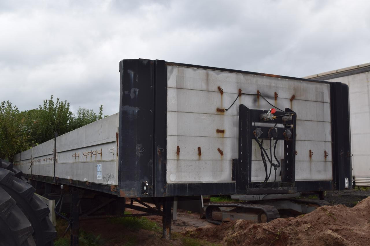 Wielton PTS 34.100 - 侧帘拖车:图1 Wielton PTS 34.100 - 侧帘拖车:图1