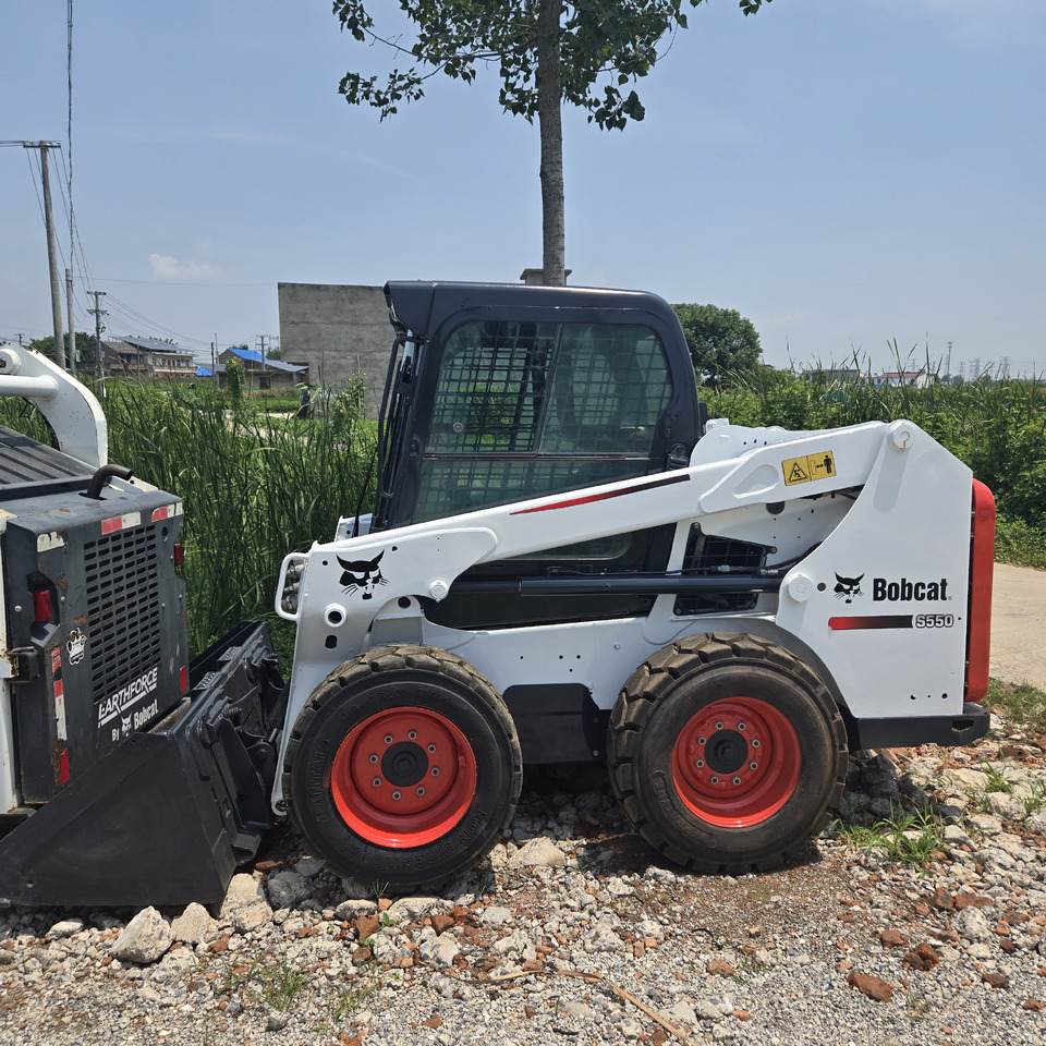 BOBCAT S550 - 滑移装载机:图1 BOBCAT S550 - 滑移装载机:图1