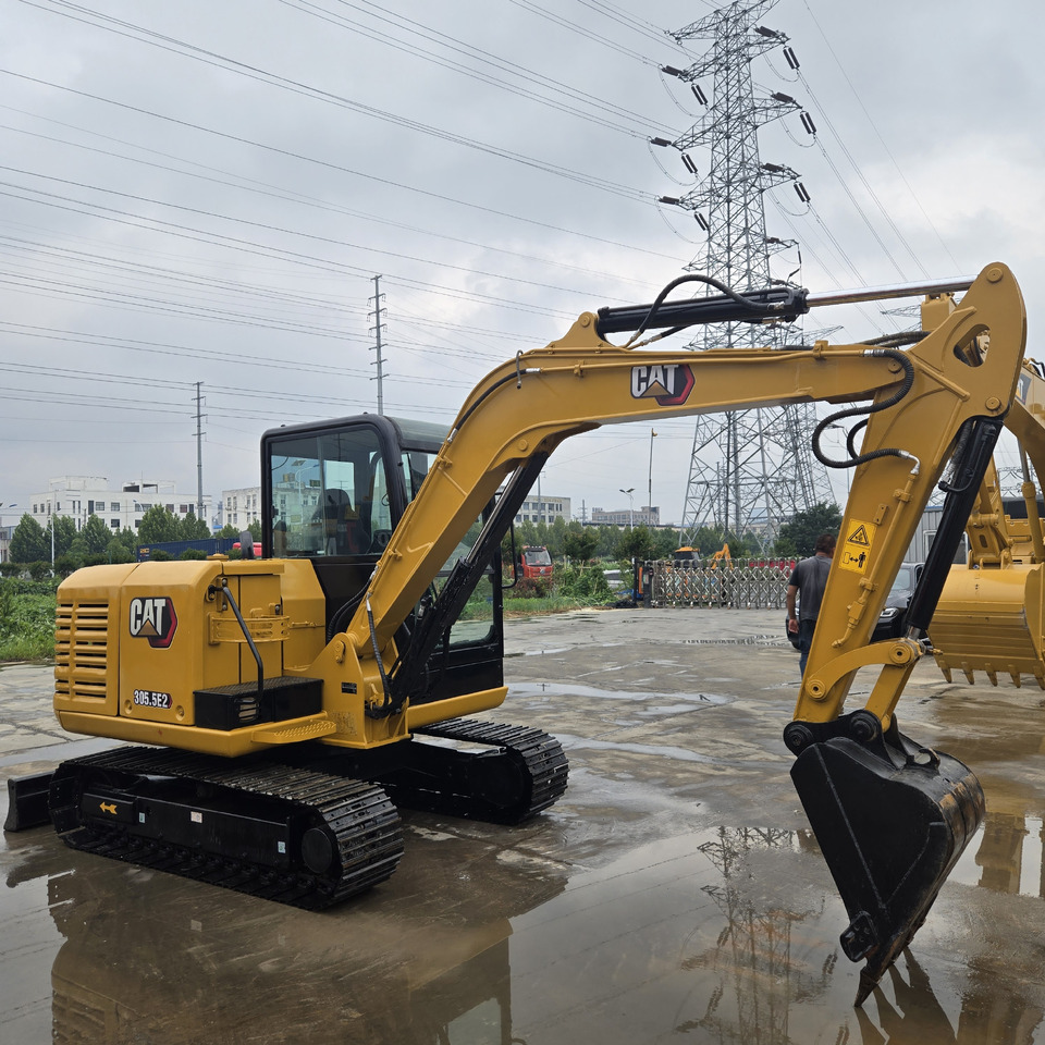 CAT 305.5E2 - 小型挖掘机:图2 CAT 305.5E2 - 小型挖掘机:图2
