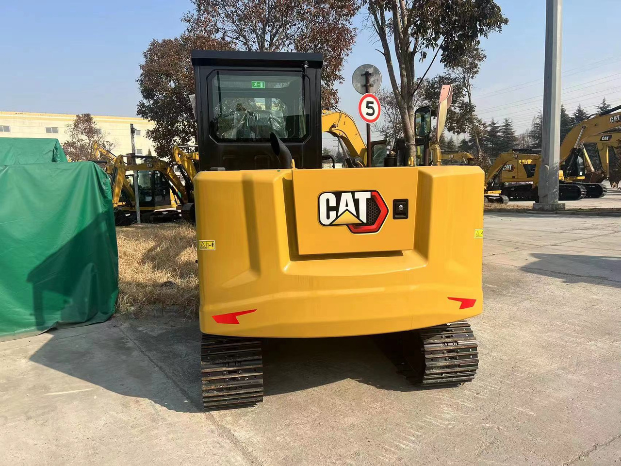 CAT 305.5 - 小型挖掘机:图3 CAT 305.5 - 小型挖掘机:图3