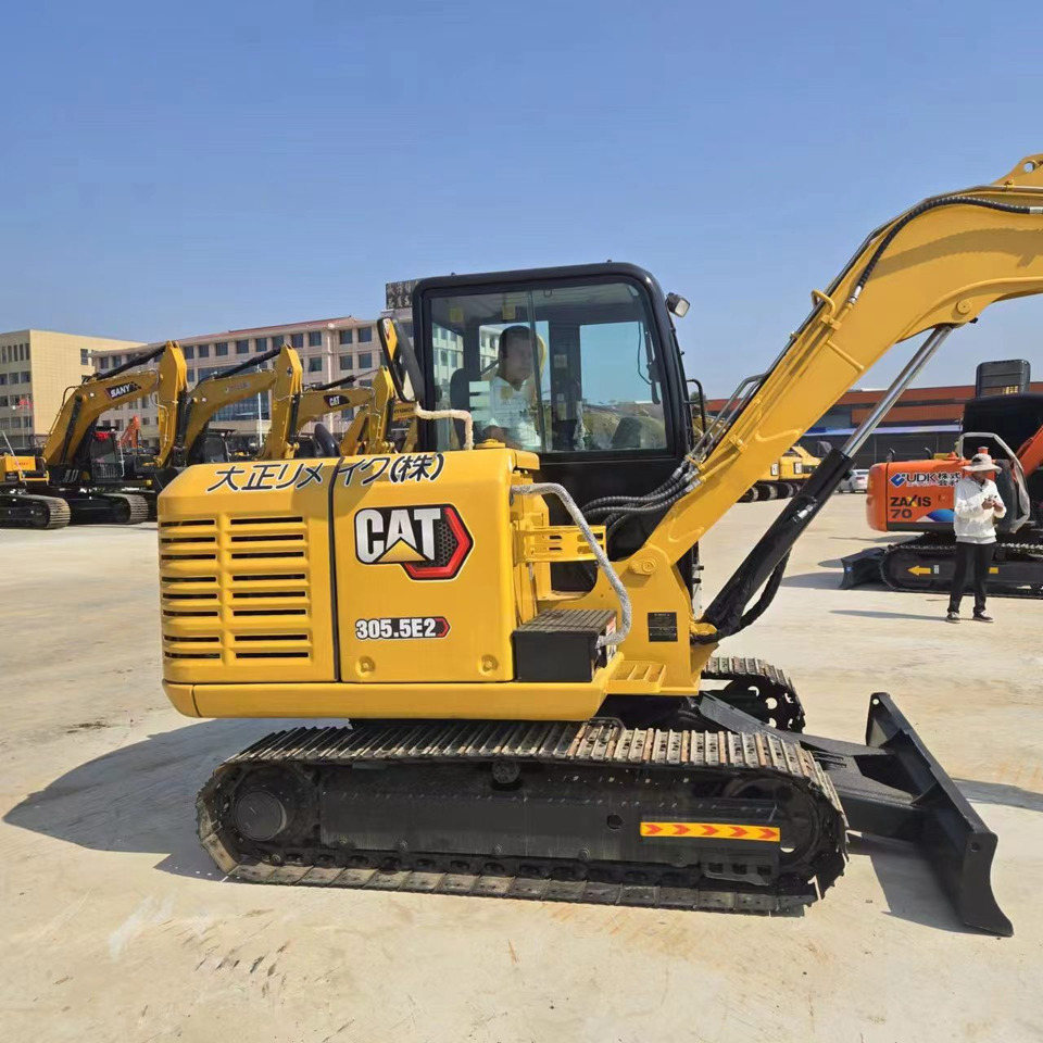 CATERPILLAR 305.5E2 - 小型挖掘机:图1 CATERPILLAR 305.5E2 - 小型挖掘机:图1