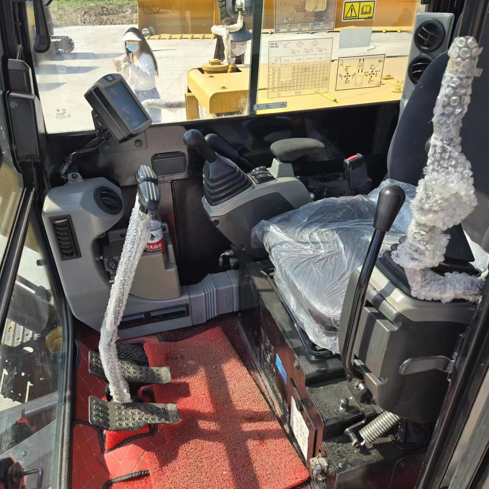 CATERPILLAR 305.5E2 - 小型挖掘机:图5 CATERPILLAR 305.5E2 - 小型挖掘机:图5
