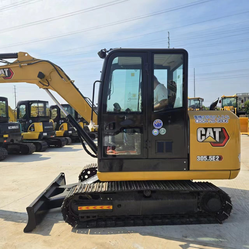 CATERPILLAR 305.5E2 - 小型挖掘机:图2 CATERPILLAR 305.5E2 - 小型挖掘机:图2