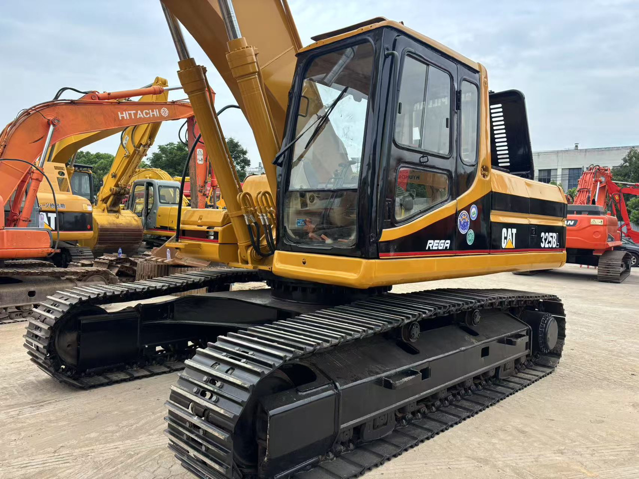 CATERPILLAR 325B - 履带式挖掘机:图4 CATERPILLAR 325B - 履带式挖掘机:图4