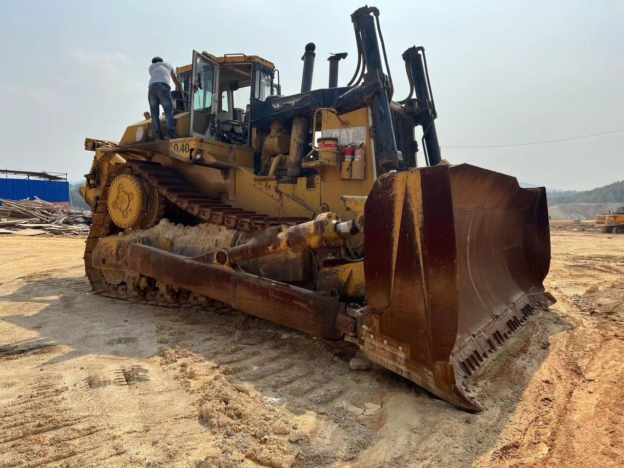 Caterpillar D10N - 推土机:图2 Caterpillar D10N - 推土机:图2