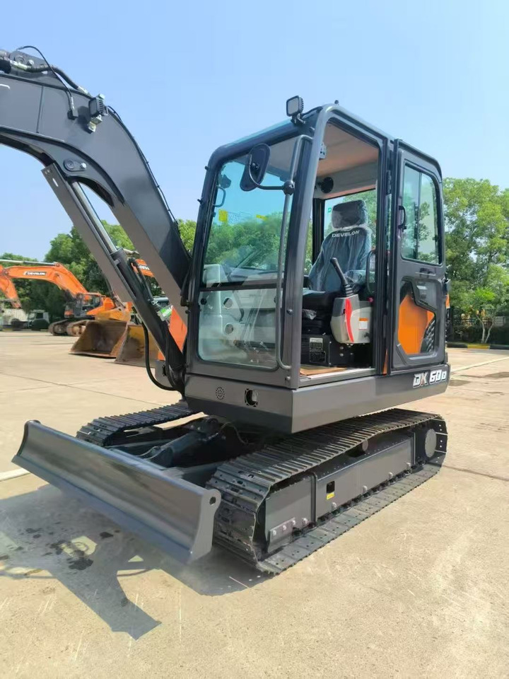DOOSAN DX60D - 小型挖掘机:图2 DOOSAN DX60D - 小型挖掘机:图2