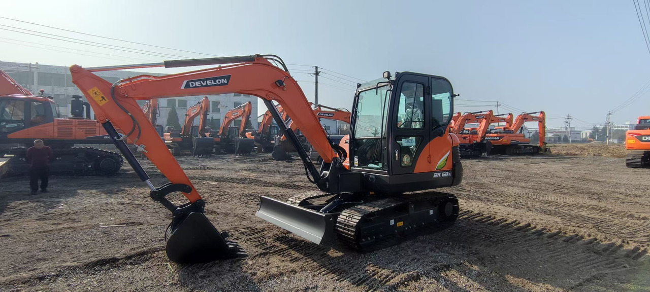 DOOSAN DX60E - 小型挖掘机:图2 DOOSAN DX60E - 小型挖掘机:图2