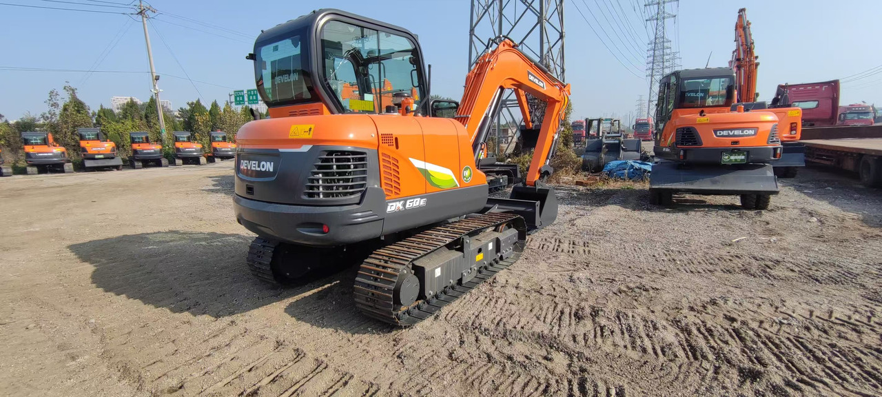 DOOSAN DX60E - 小型挖掘机:图4 DOOSAN DX60E - 小型挖掘机:图4