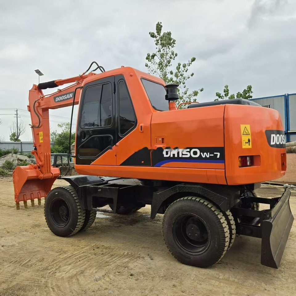 Doosan DH150W - 轮式挖掘机:图2 Doosan DH150W - 轮式挖掘机:图2