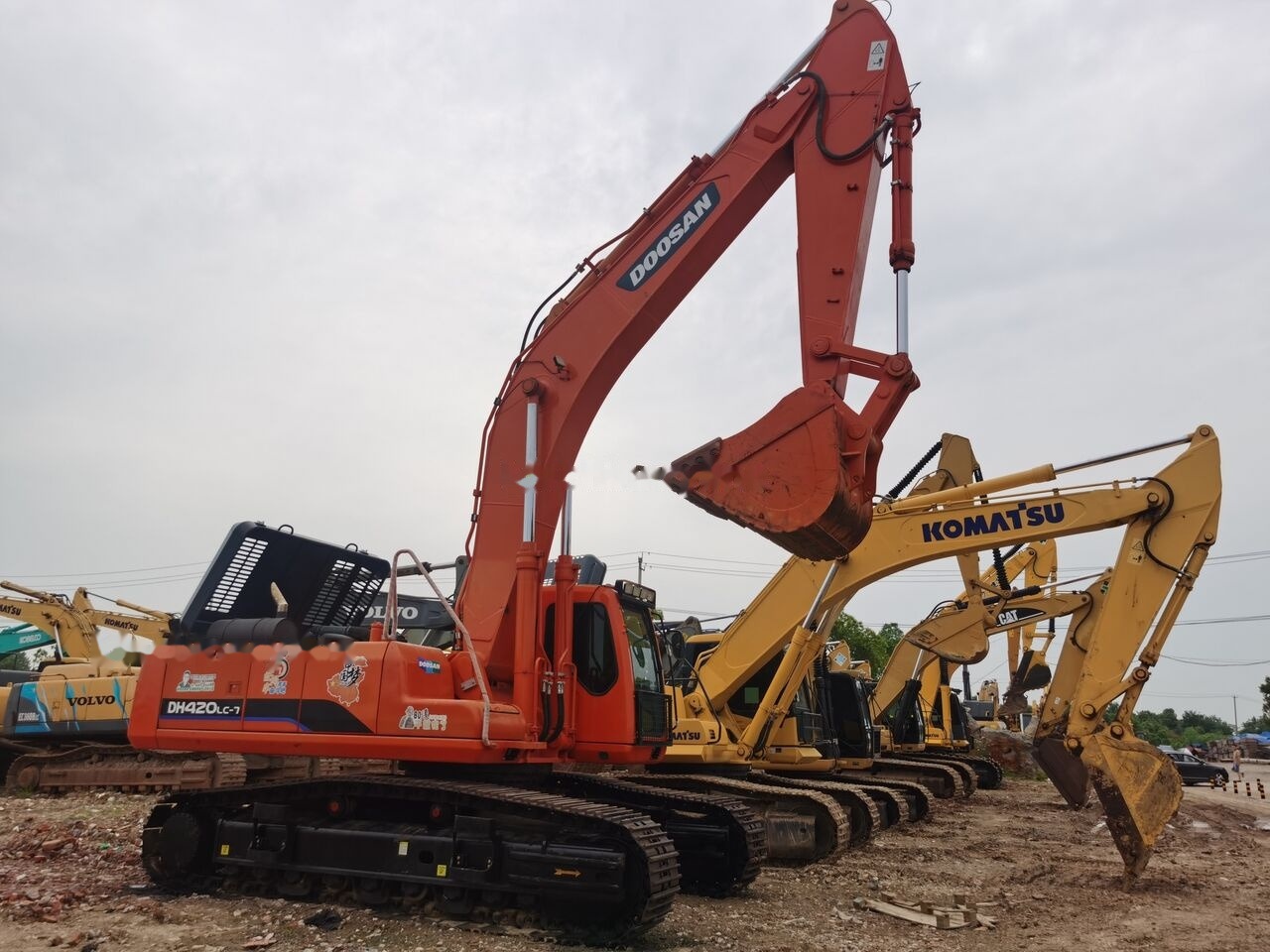 Doosan DH420-7 - 履带式挖掘机:图1 Doosan DH420-7 - 履带式挖掘机:图1