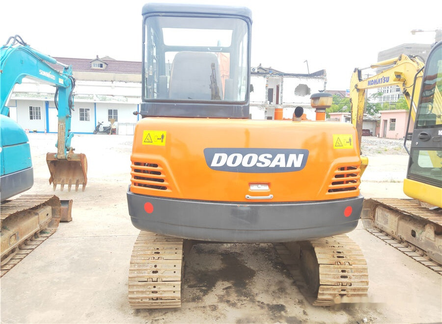Doosan DH55-V - 小型挖掘机:图3 Doosan DH55-V - 小型挖掘机:图3