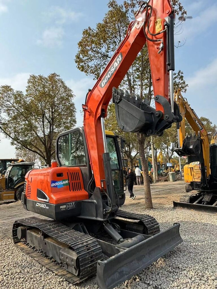 Doosan DX60 - 小型挖掘机:图4 Doosan DX60 - 小型挖掘机:图4
