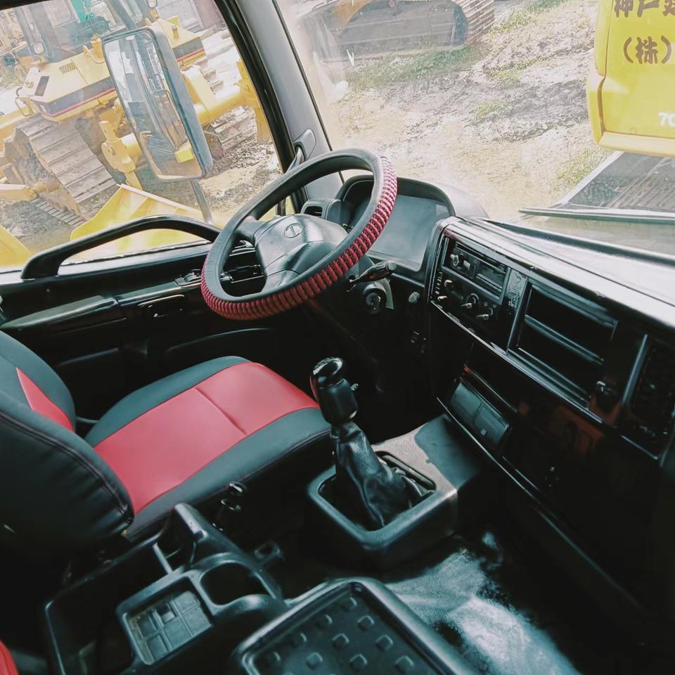 牵引车 HINO 700：图6