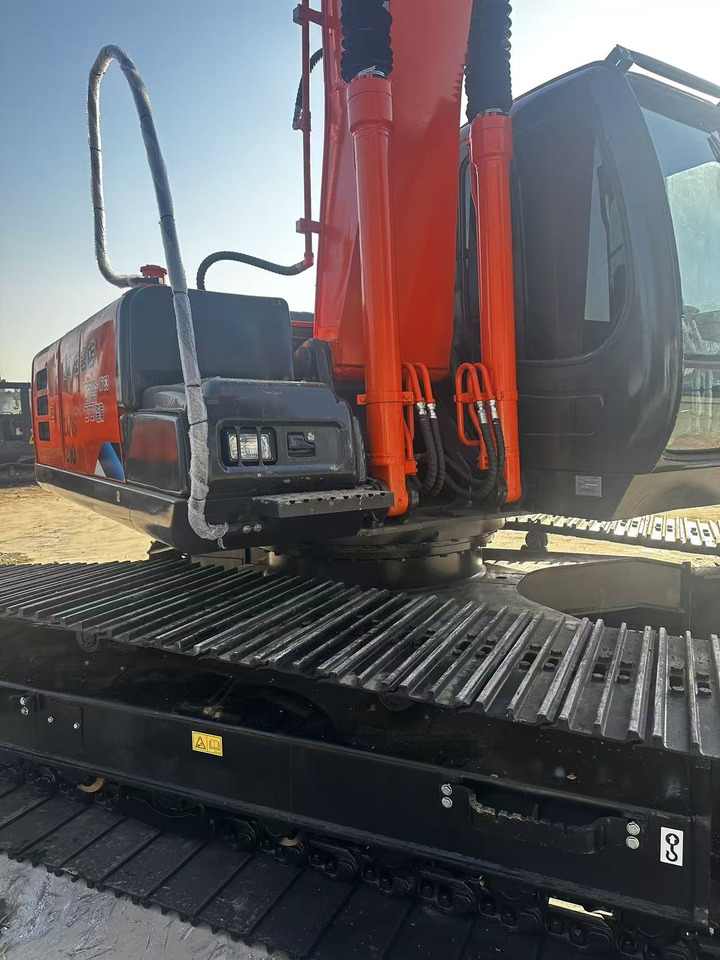 HITACHI ZX210 - 挖掘机:图4 HITACHI ZX210 - 挖掘机:图4