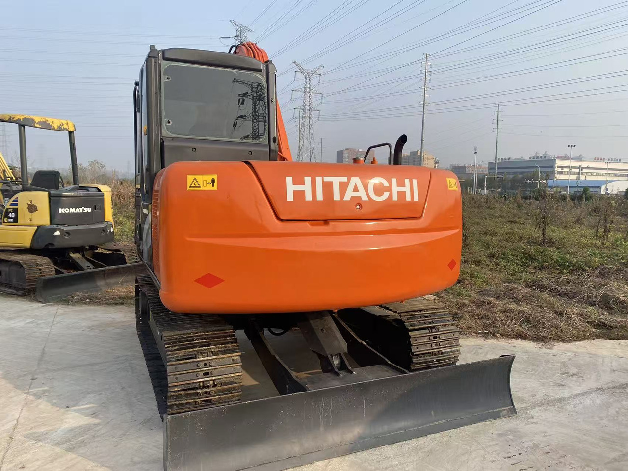 HITACHI ZX70 - 小型挖掘机:图2 HITACHI ZX70 - 小型挖掘机:图2