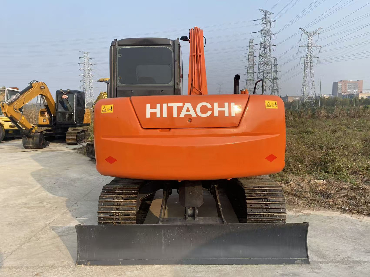 HITACHI ZX70 - 小型挖掘机:图3 HITACHI ZX70 - 小型挖掘机:图3