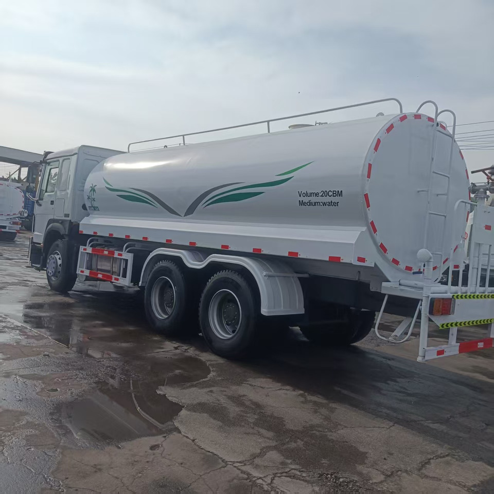 HOWO 20m³ sprinkler truck - 罐车:图1 HOWO 20m³ sprinkler truck - 罐车:图1