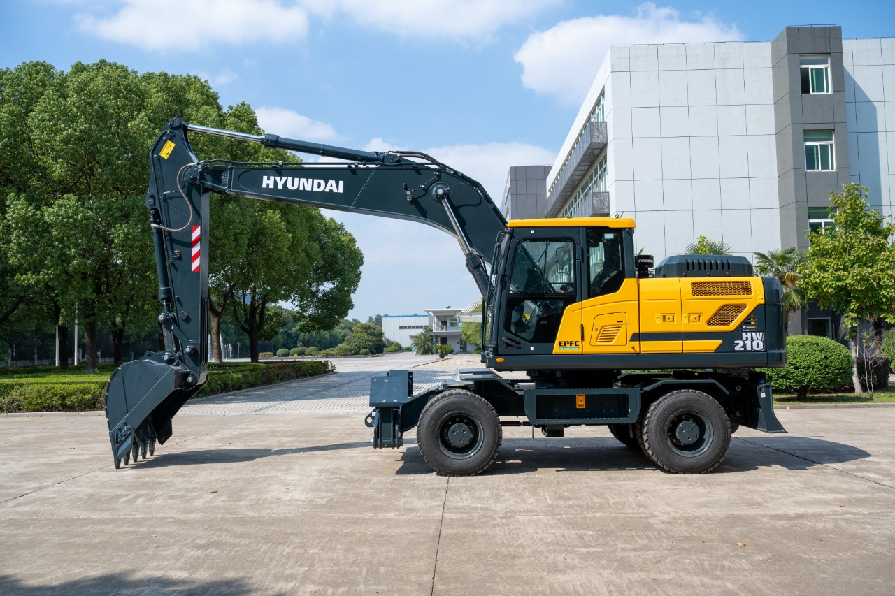 HYUNDAI HW210 - 轮式挖掘机:图3 HYUNDAI HW210 - 轮式挖掘机:图3