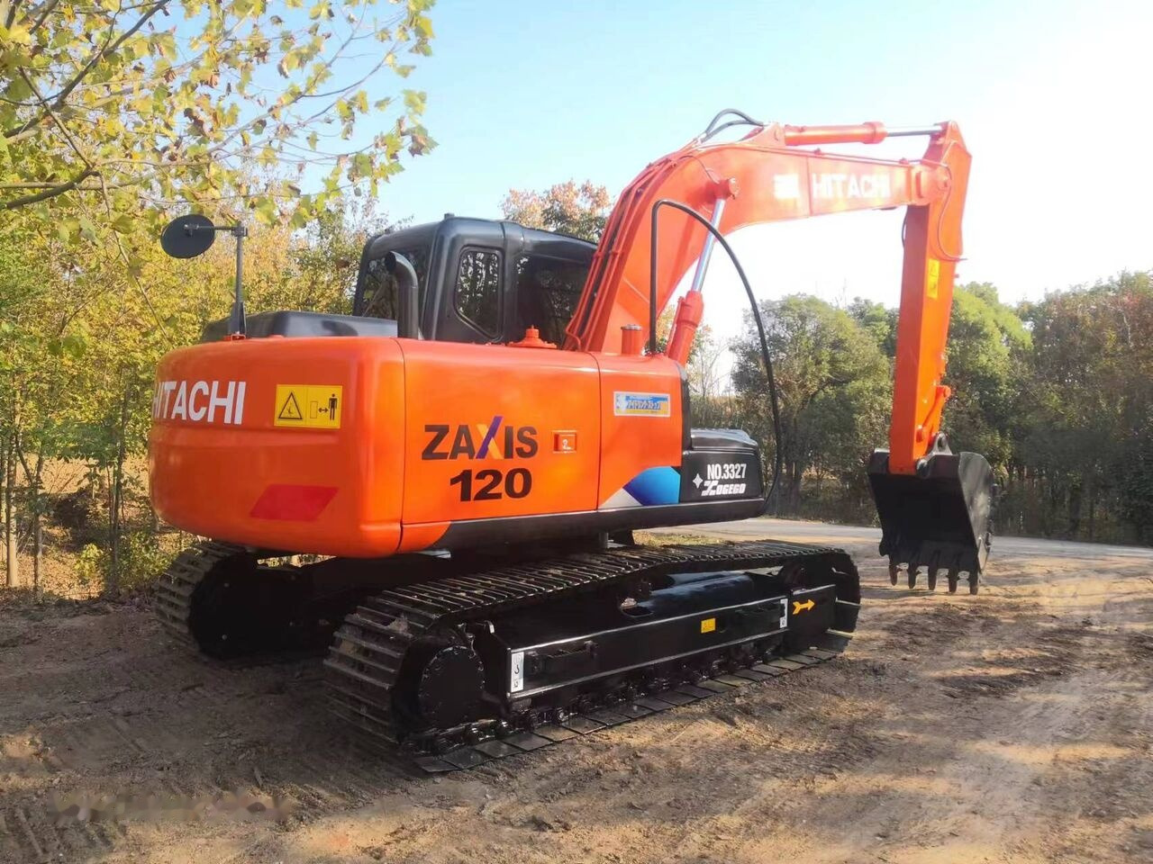 Hitachi ZX120 - 履带式挖掘机:图1 Hitachi ZX120 - 履带式挖掘机:图1