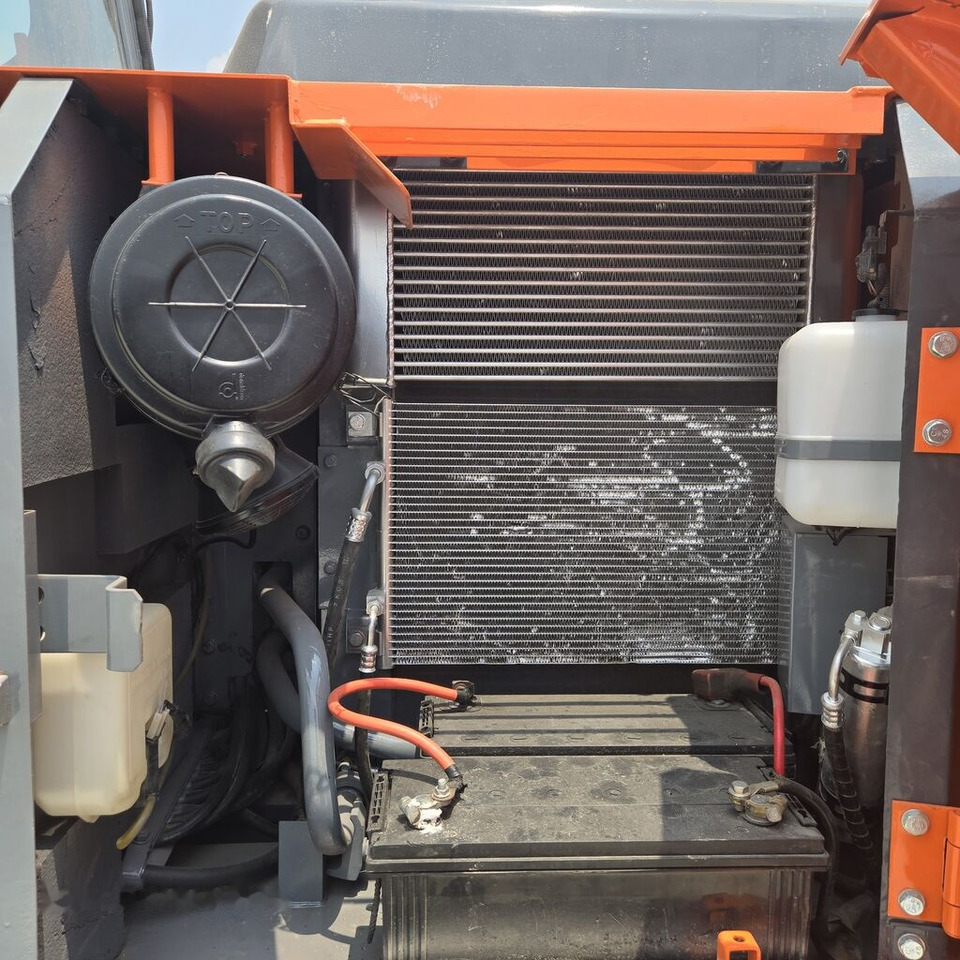 Hitachi ZX120 - 履带式挖掘机:图4 Hitachi ZX120 - 履带式挖掘机:图4