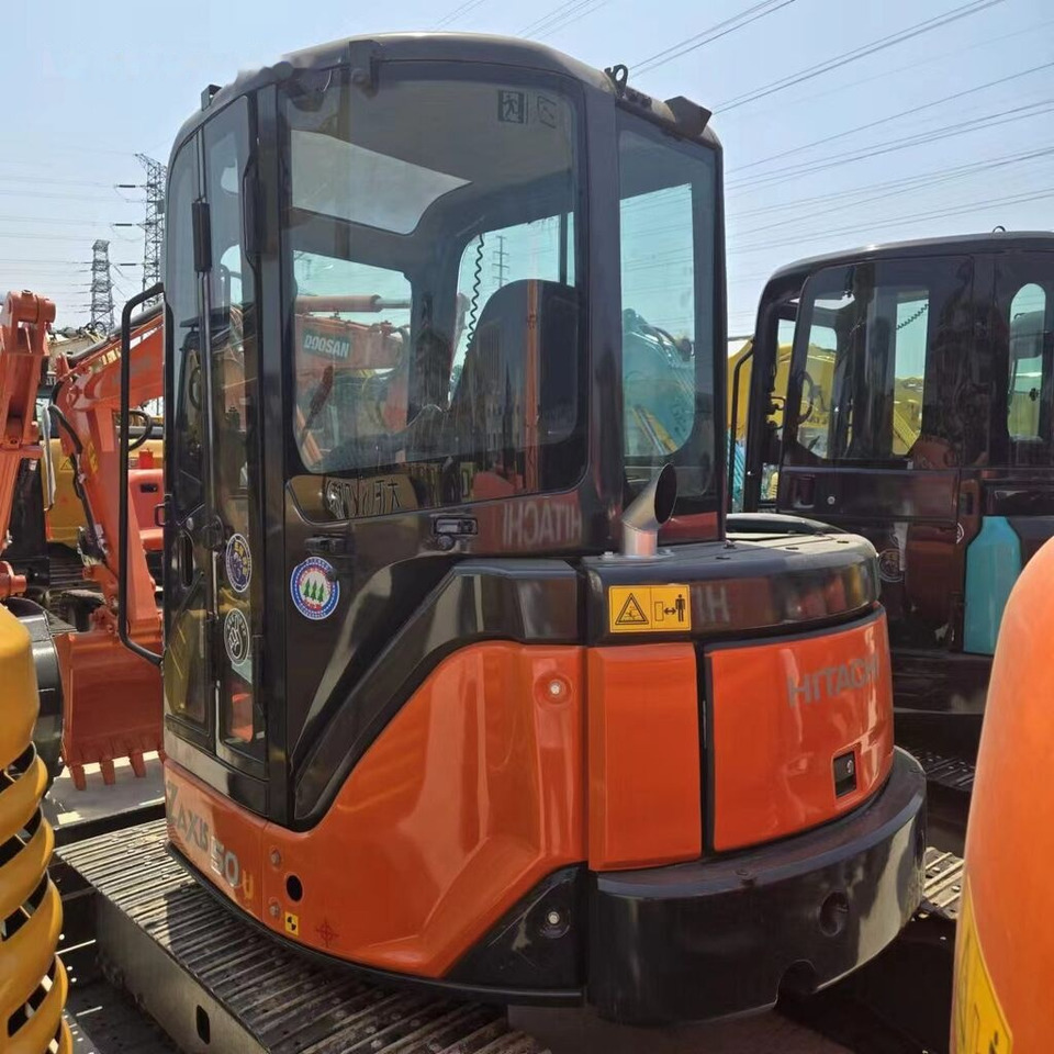 Hitachi ZX50U - 小型挖掘机:图1 Hitachi ZX50U - 小型挖掘机:图1