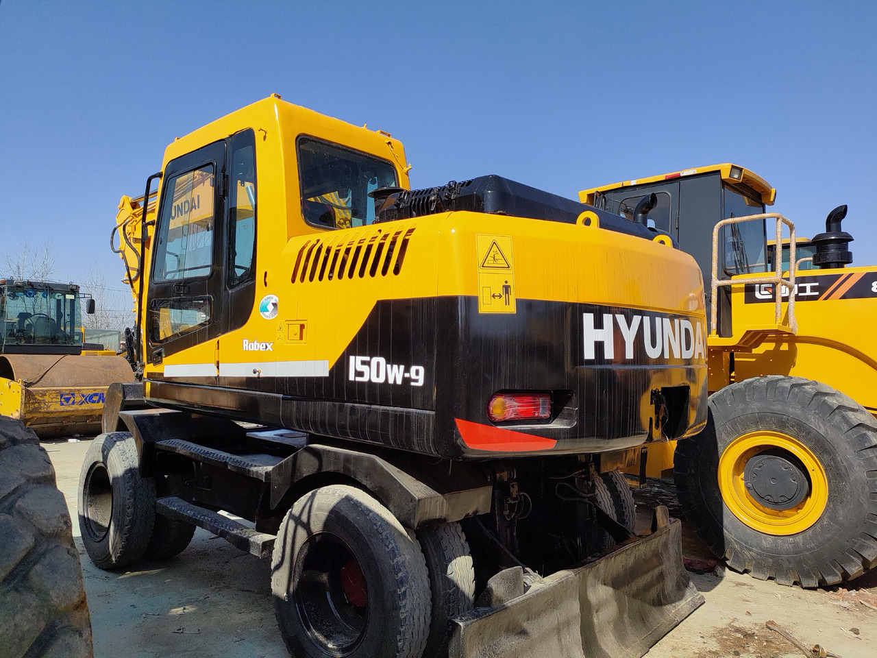 Hyundai R150W-9 - 轮式挖掘机:图3 Hyundai R150W-9 - 轮式挖掘机:图3