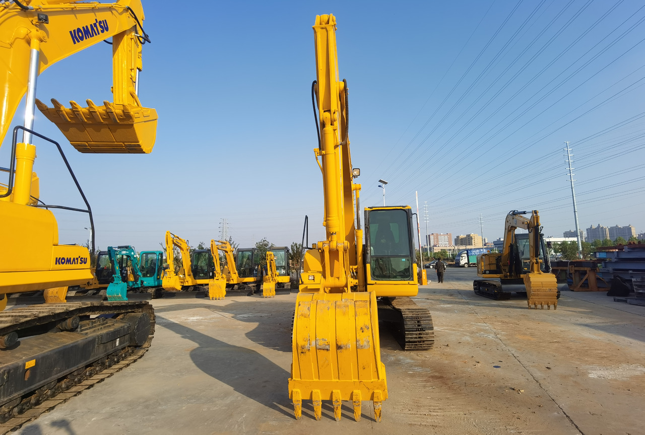 KOMATSU PC130-7 - 小型挖掘机:图4 KOMATSU PC130-7 - 小型挖掘机:图4