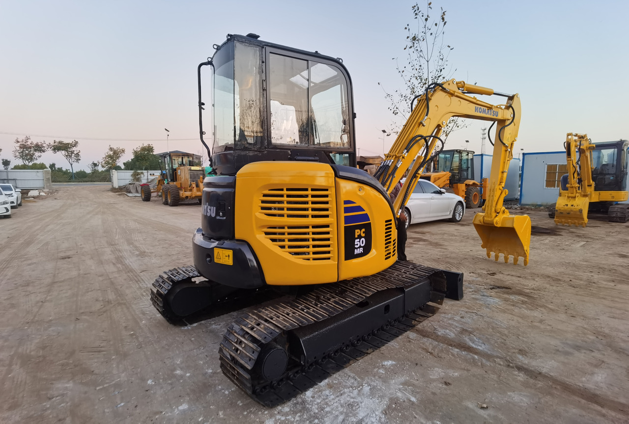 KOMATSU PC50MR - 小型挖掘机:图1 KOMATSU PC50MR - 小型挖掘机:图1