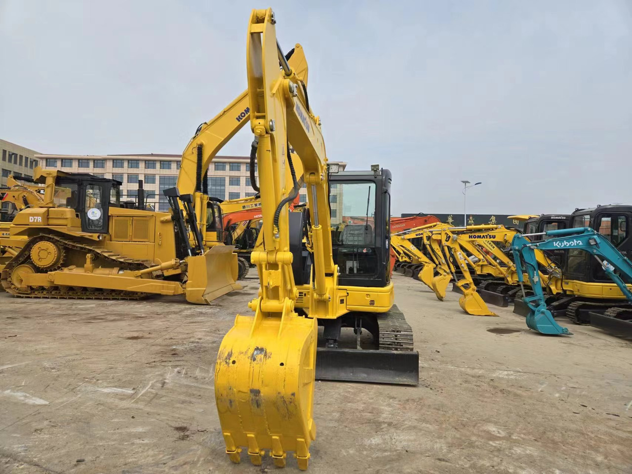 KOMATSU PC55MR - 小型挖掘机:图3 KOMATSU PC55MR - 小型挖掘机:图3