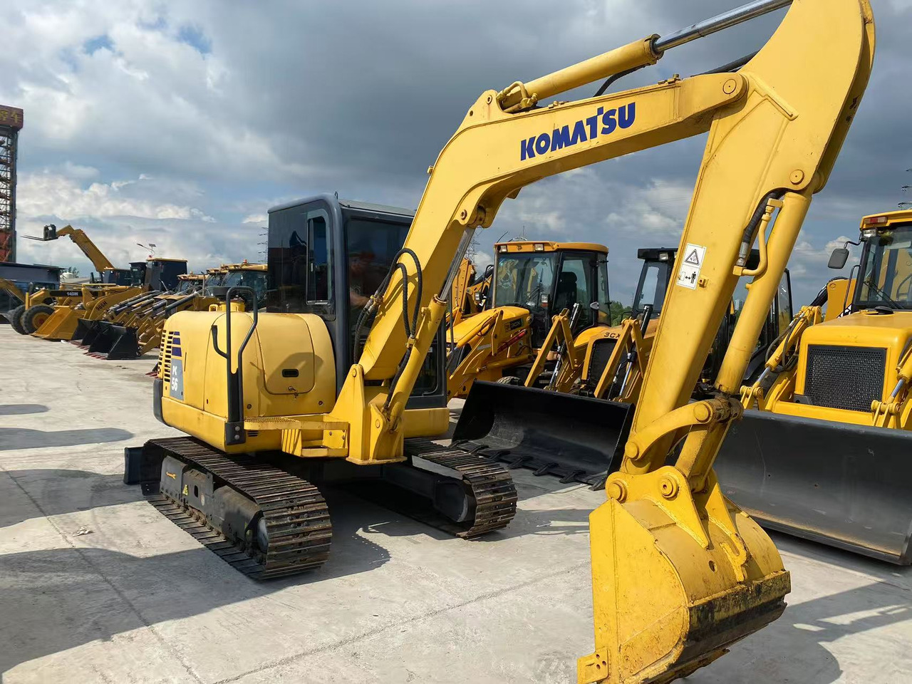 KOMATSU PC56-7 - 小型挖掘机:图4 KOMATSU PC56-7 - 小型挖掘机:图4