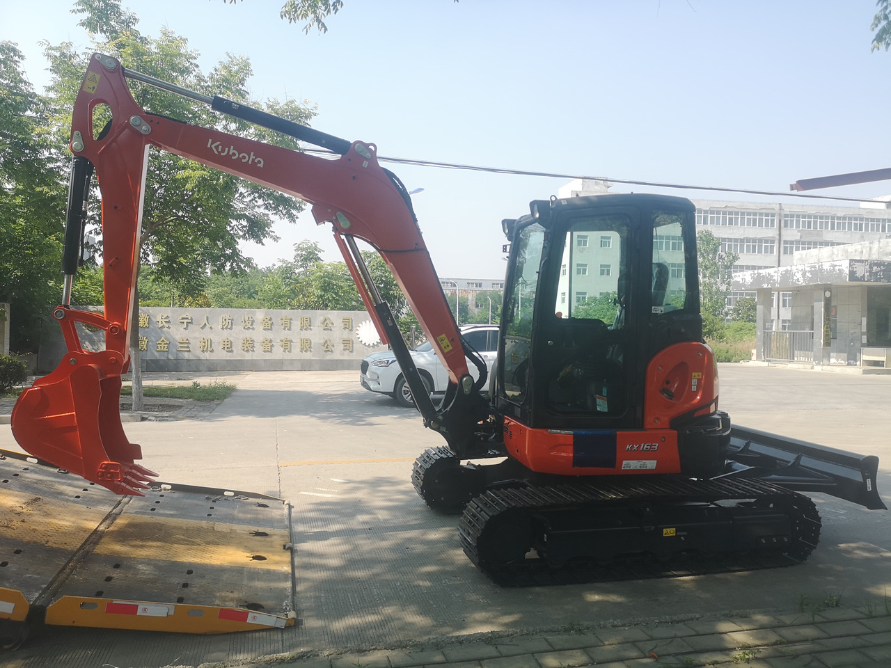 KUBOTA KX163-5 - 小型挖掘机:图1 KUBOTA KX163-5 - 小型挖掘机:图1