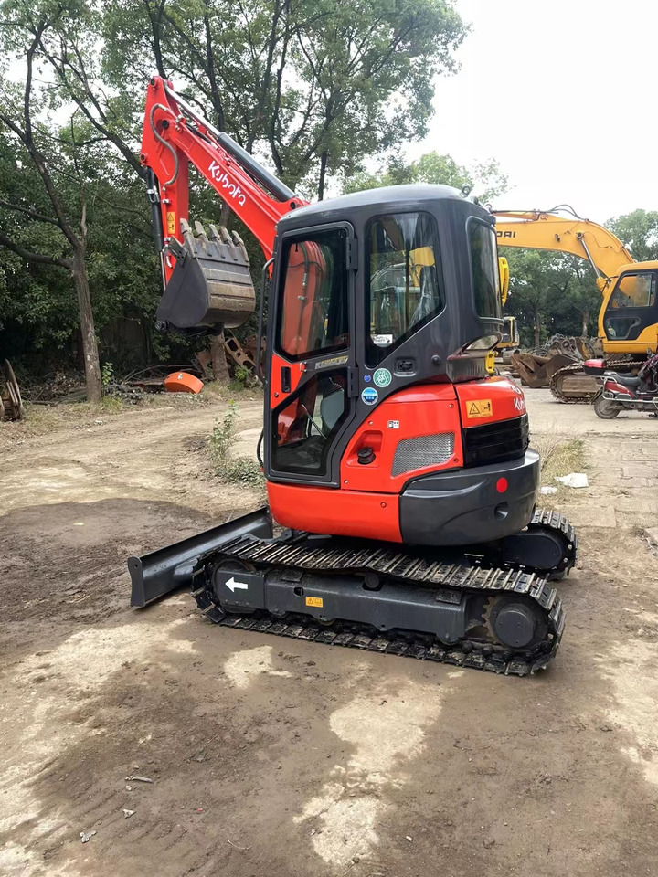 KUBOTA U35 - 小型挖掘机:图1 KUBOTA U35 - 小型挖掘机:图1