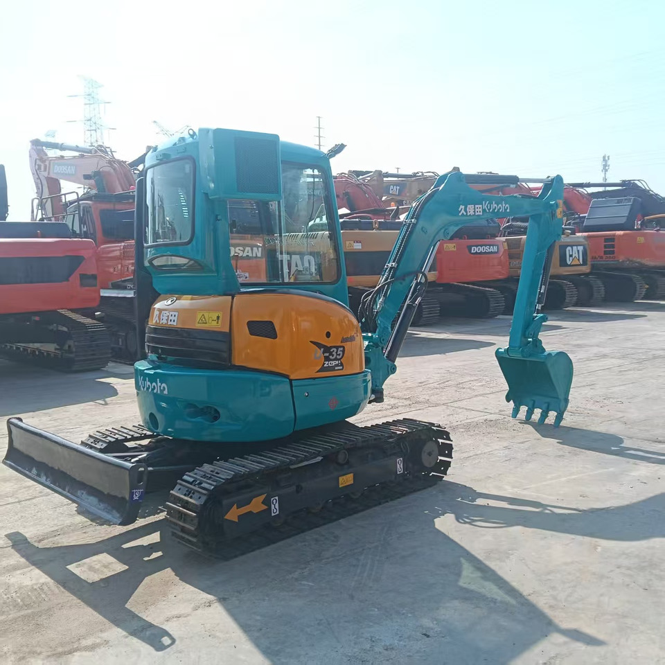 KUBOTA U35 - 小型挖掘机:图1 KUBOTA U35 - 小型挖掘机:图1